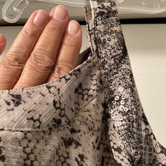 Hot in Hollywood off the shoulder blouse - Picture 5 of 11